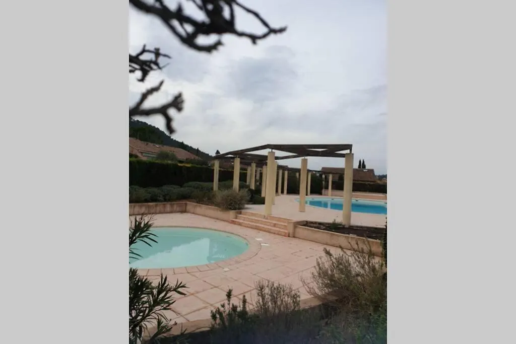 Charmante maison dans résidence avec piscine et tennis Vidauban Hébergement de vacances